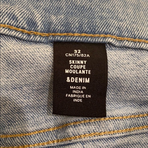 Light washed H&M Jeans - Picture 3 of 3